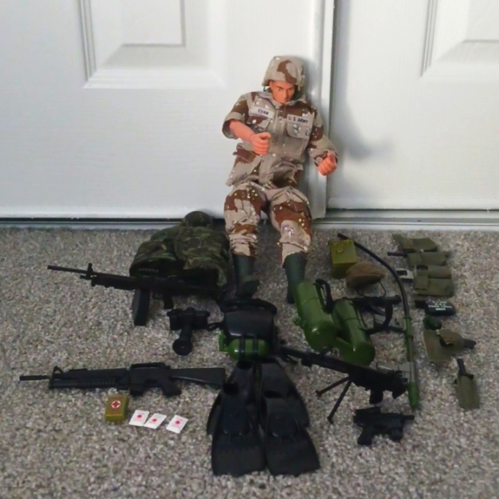Vintage GI Joe 12 in. Action figure (1996) and accersories.